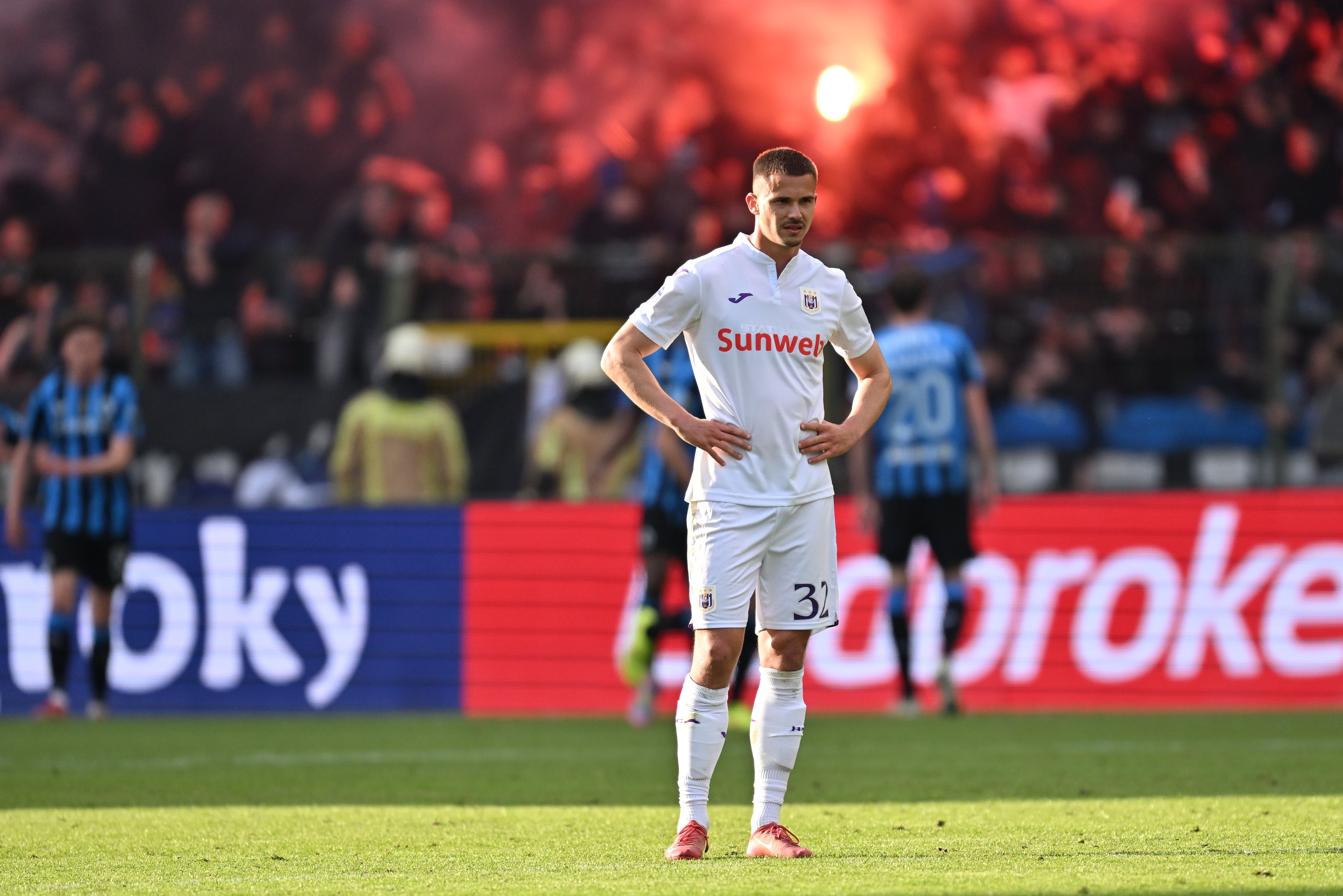 Dendoncker ya está en Oviedo para firmar por el conjunto carbayón
