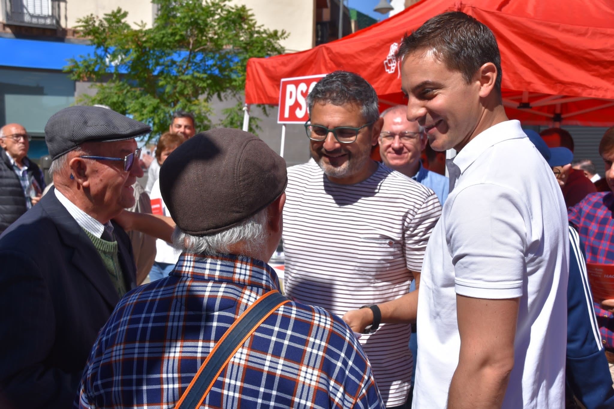 Juan Lobato arropa a Sánchez Acera en Alcobendas