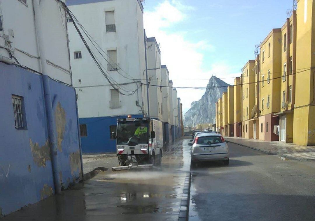 Trabajos de desinfección en las calles.