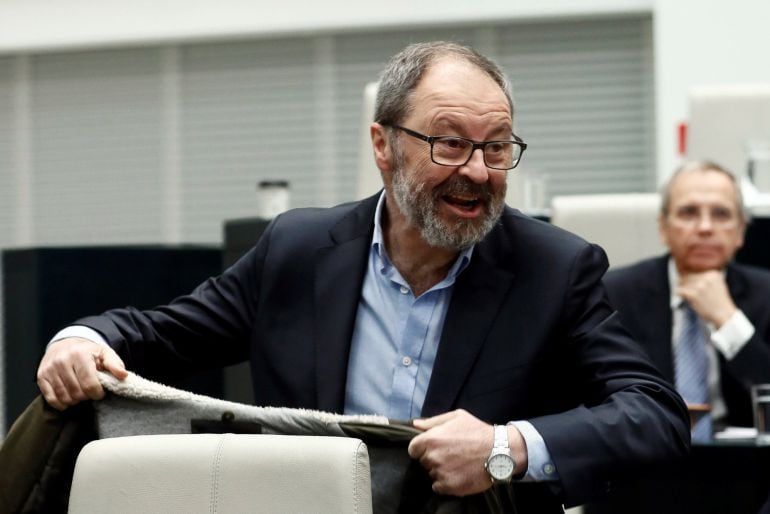 El concejal de Ahora Madrid, Javier Barbero, durante el Pleno del Ayuntamiento de Madrid que hoy debate sobre cómo gestionó el gobierno de Manuela Carmena la crisis abierta en Lavapiés.