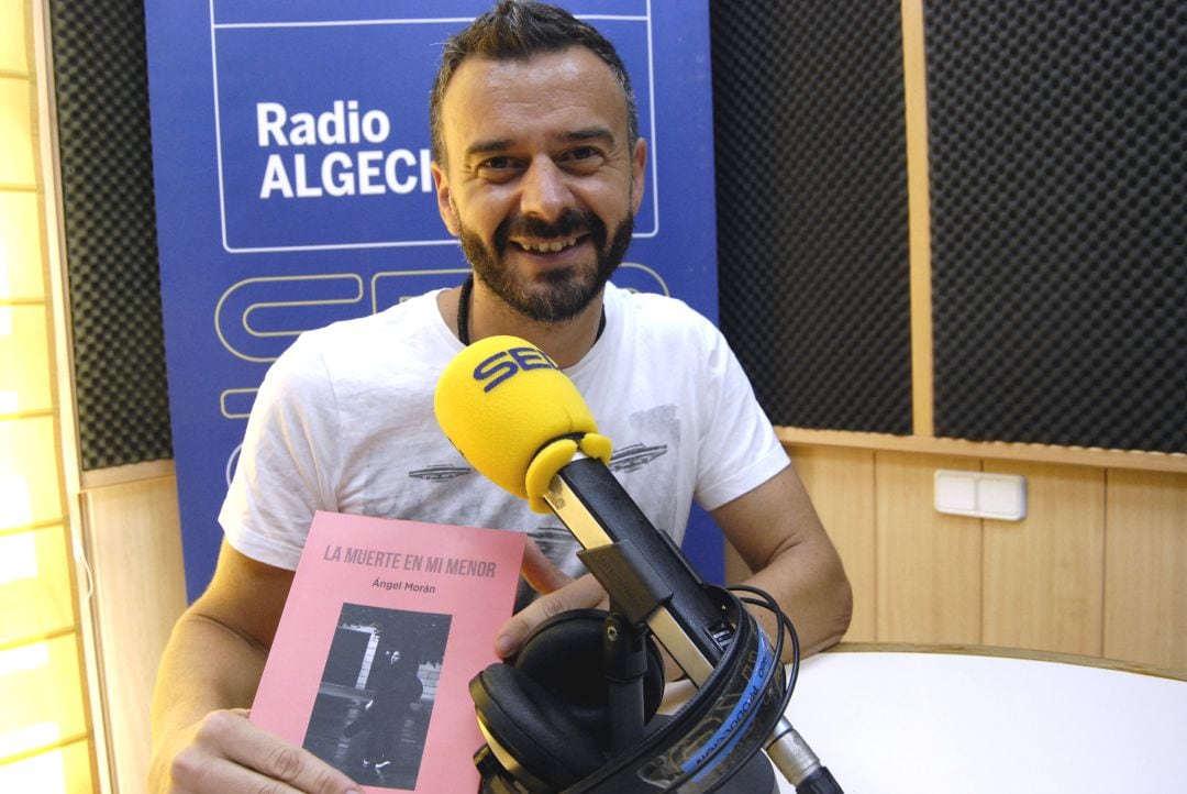 Ángel Morán nos presenta su novela &quot;La muerte en mi menor&quot;.