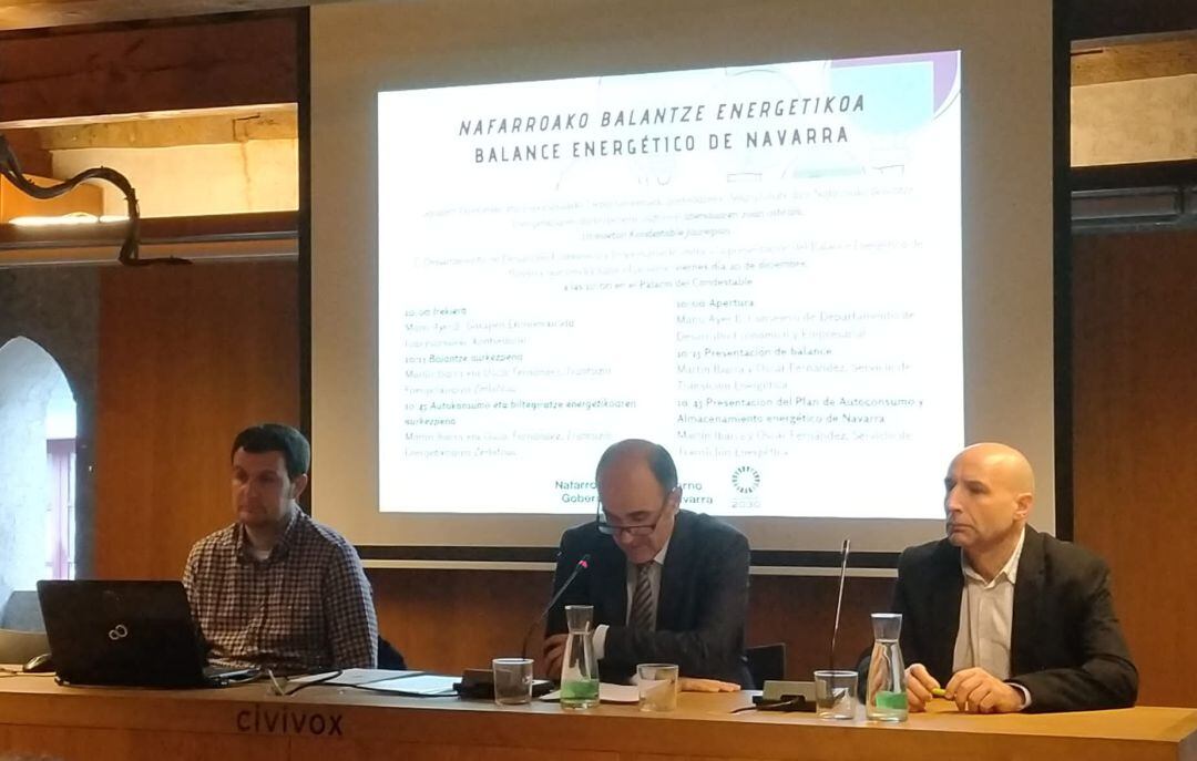 En Pamplona, el consejero de Desarrollo Económico y Empresarial, Manu Ayerdi, participa en la jornada institucional de reconocimiento a empresas Innovarse Navarra