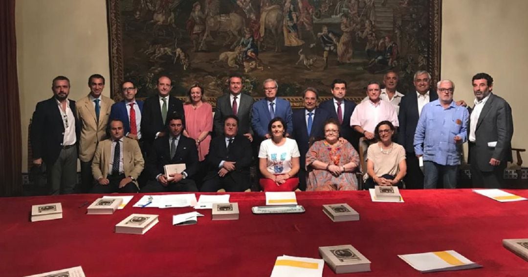 En la imagen, los miembros del jurado del Premio Taurino &#039;Ciudad de Sevilla&#039;