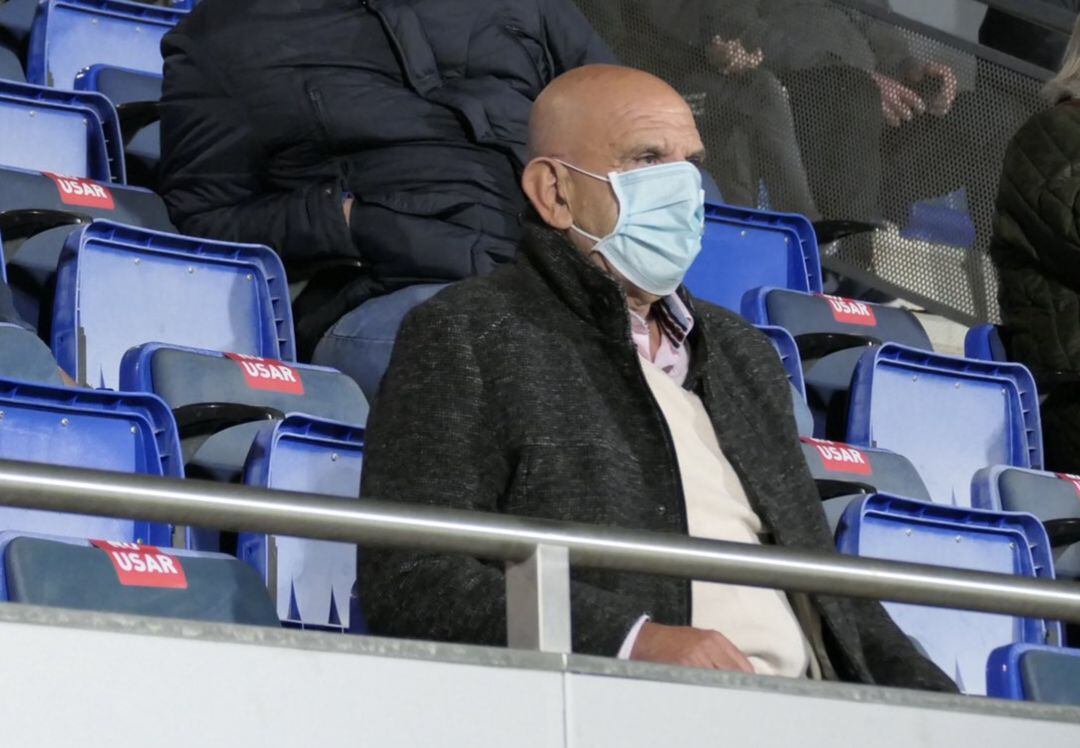 Burillo en el palco del Ciudad de Puertollano