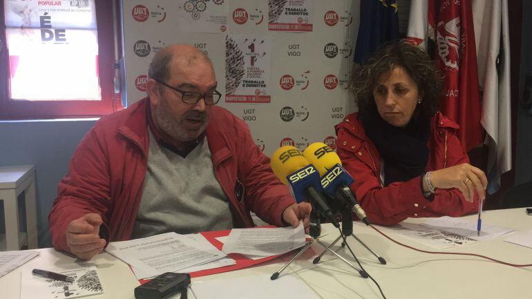 Domingo Barros (UGT) y Amelia Pérez (CCOO) durante la presentación de la manifestación conjunta de CCOO y UGT.