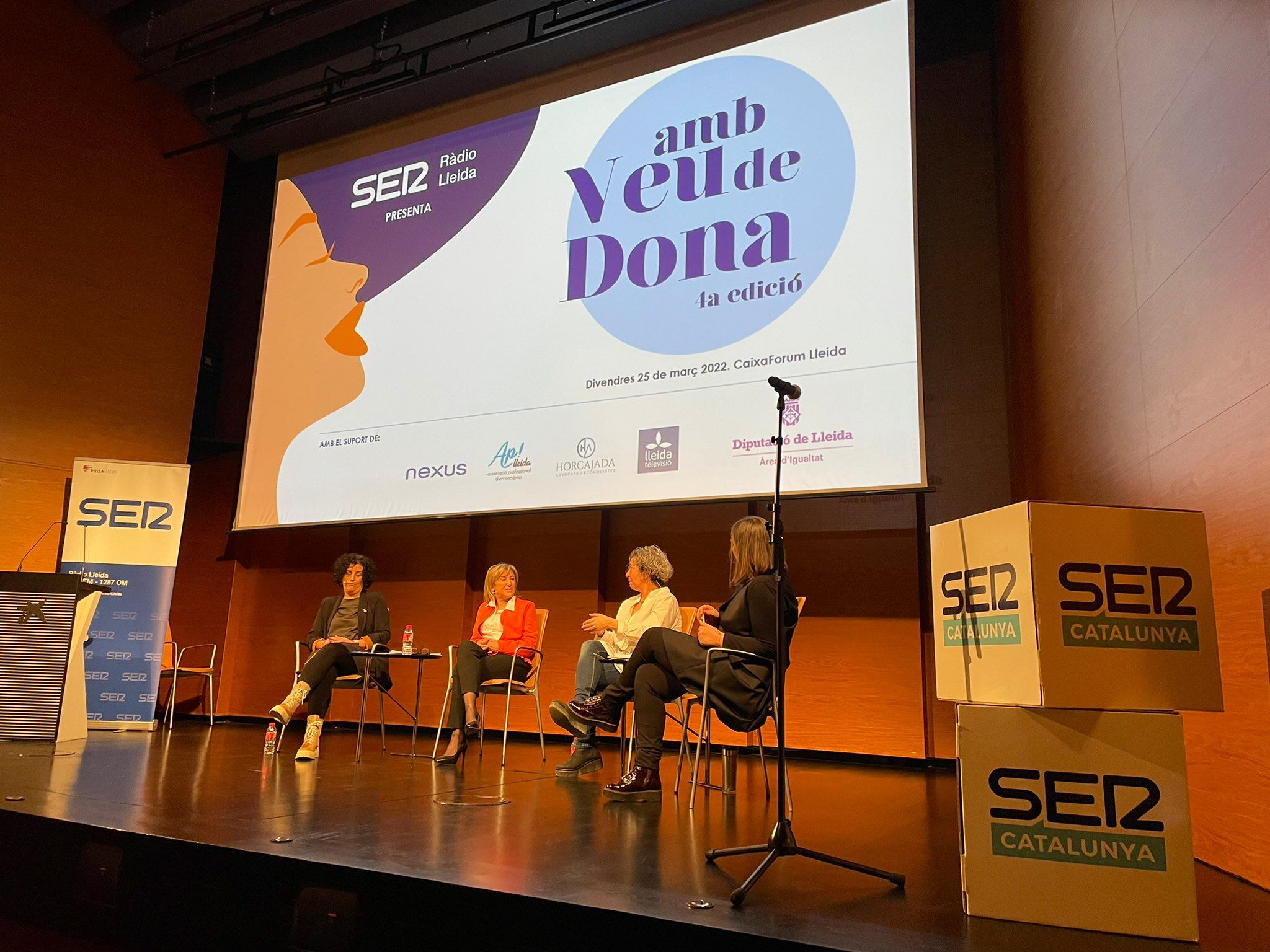 Lleida, Amb Veu de Dona Mireia Burgués, alcaldessa d’Àger; Núria Palau, alcaldessa de Les Borges Blanques; Vanesa Olivart, alcaldessa d’Almacelles; Mercè March cap de continguts Ràdio Lleida. Divendres 25 de març 2022