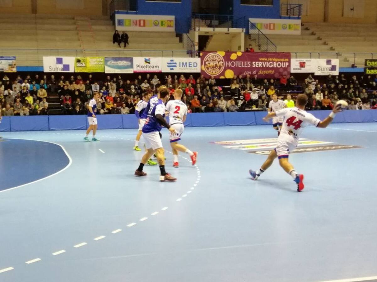 Los equipos alicantinos de balonmano aplauden la decisión de la Federación (RFEBM)