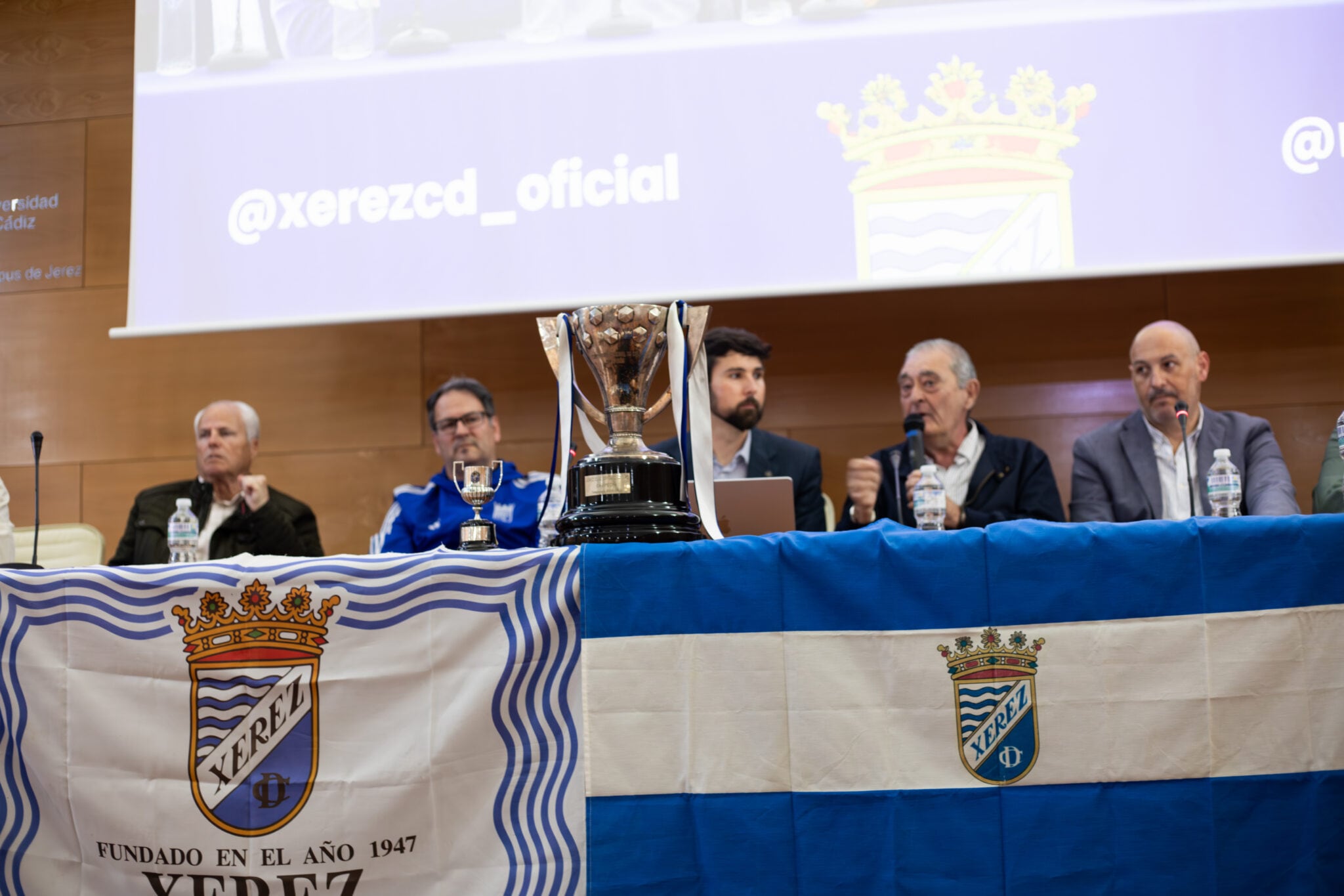Mesa redonda sobre el Xerez y su crecimiento celebrada en la Universidad