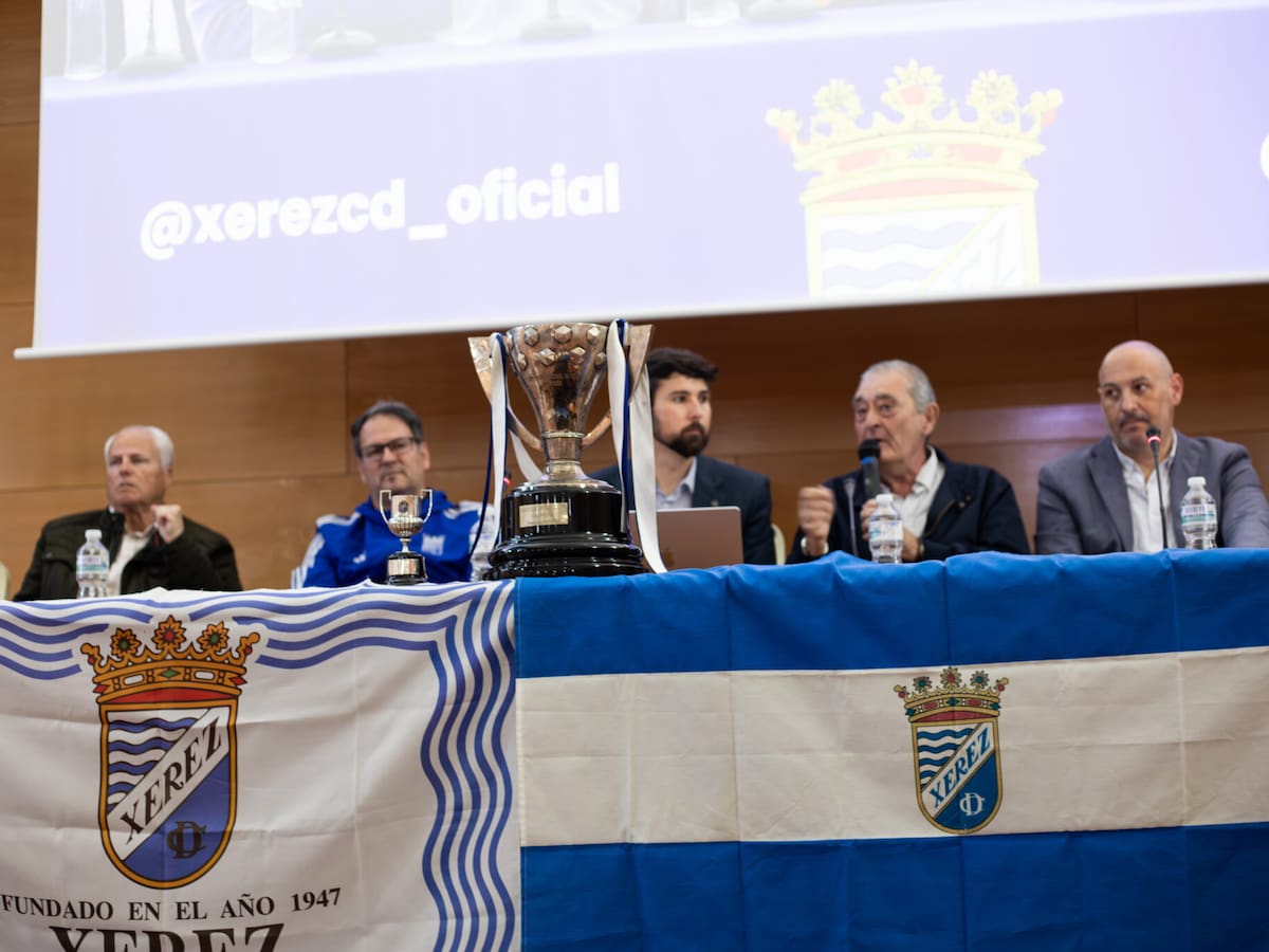 El Xerez CD analiza su crecimiento y estrategia de marca en la Universidad de Cádiz
