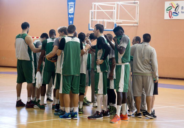 El Unicaja hace una piña en el último entrenamiento en Málaga