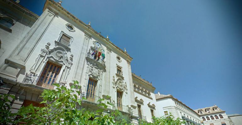 Fachada principal del Ayuntamiento de Jaén.