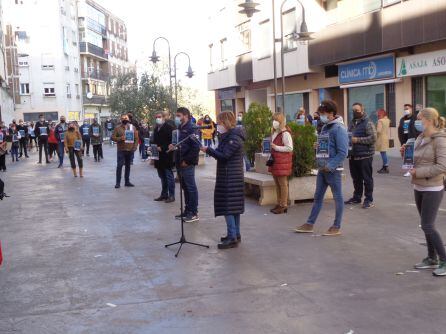 Nuria Leal se encargaba de leer el manifiesto