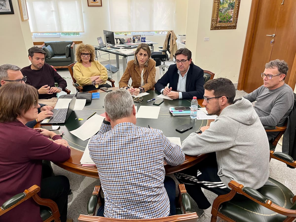 Crevillent impulsa nuevas inversiones para renovar juegos infantiles y educativas del Plan Edificant