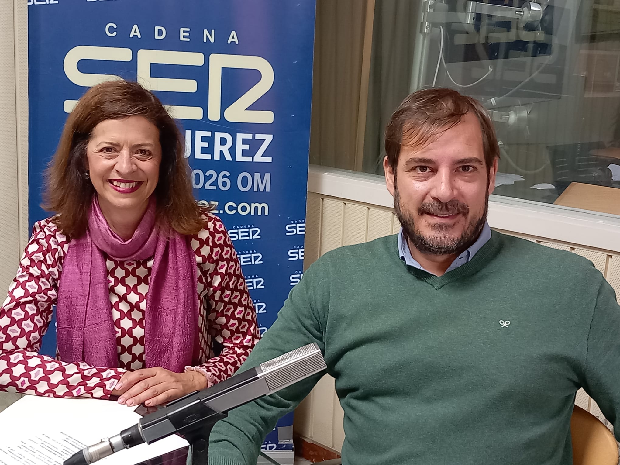 Pilar Ruiz, vocal de Mujeres Imparables y Javier Muñoz, chef de &quot;La carboná&quot;