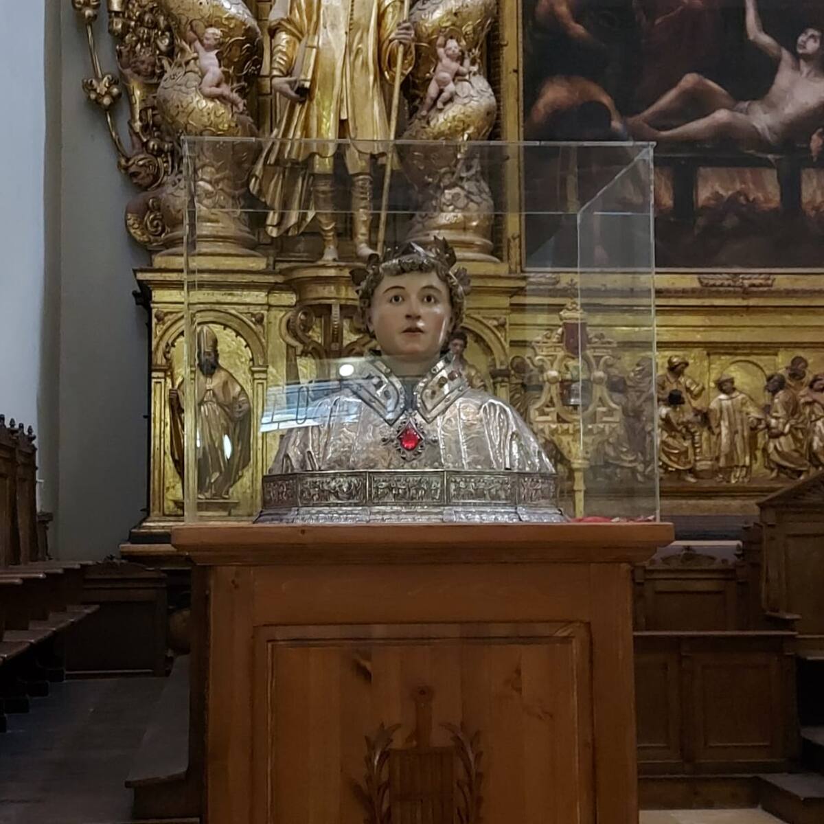 El busto de San Lorenzo presidirá desde el altar durante todo el año las celebraciones en la Basílica