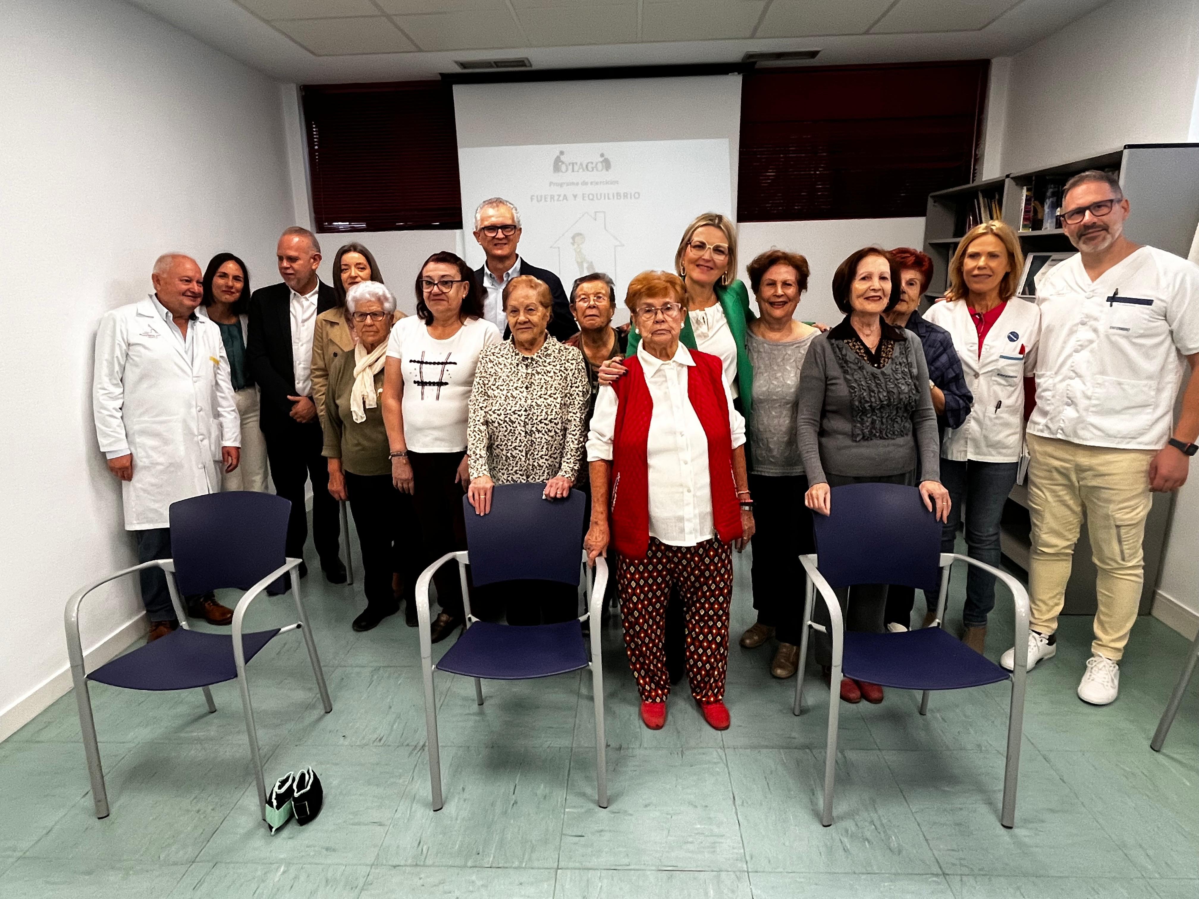 El consejero de Salud visitó hoy el centro de Salud de Beniaján donde se imparte el programa Otago del SMS