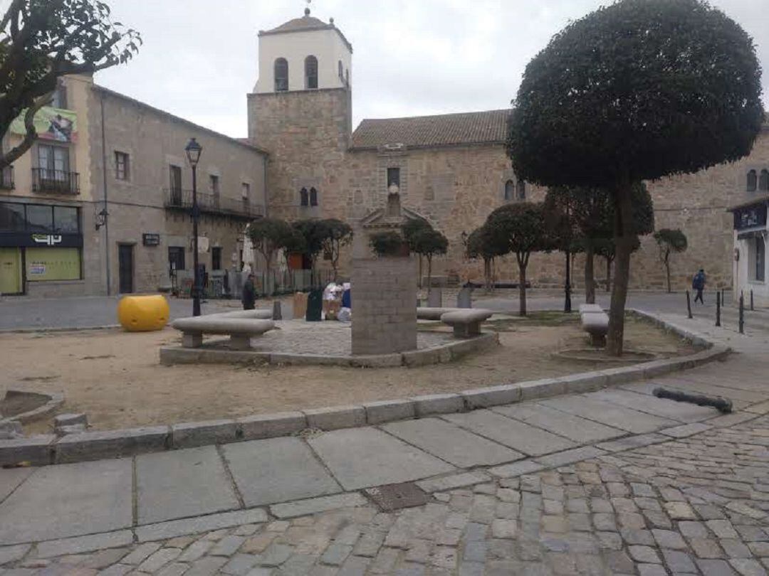 Plaza Teniente Arévalo (Ávila) vista desde la calle Pedro Lagasca