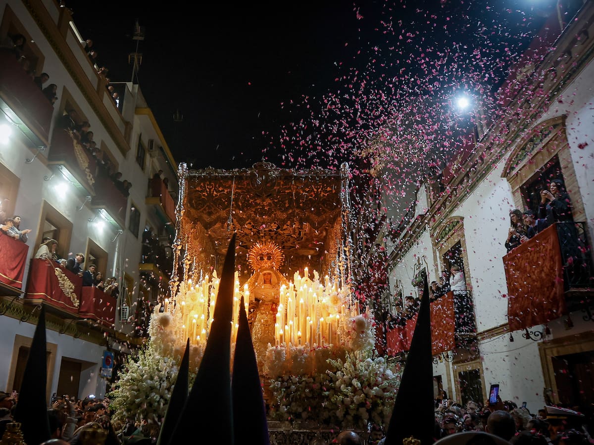 El Ayuntamiento de Sevilla llama a revisar fachadas para evitar riesgos durante la Semana Santa
