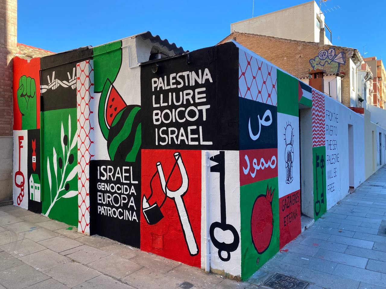 Mural en apoyo al pueblo Palestino pintado hace unas semanas en Benimaclet (València) y que ha sido borrado por el Ayuntamiento de València.