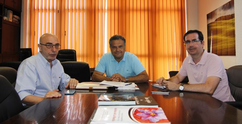 Reunión entre el director de Agricultura y el presidente de la CHJ