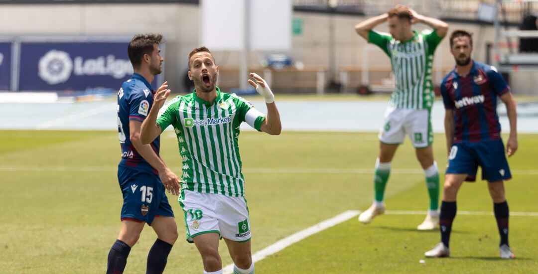 Canales se desespera tras una ocasión fallada