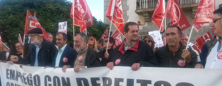 Concentración de UGT y CCOO en el Dïa del trabajo decente