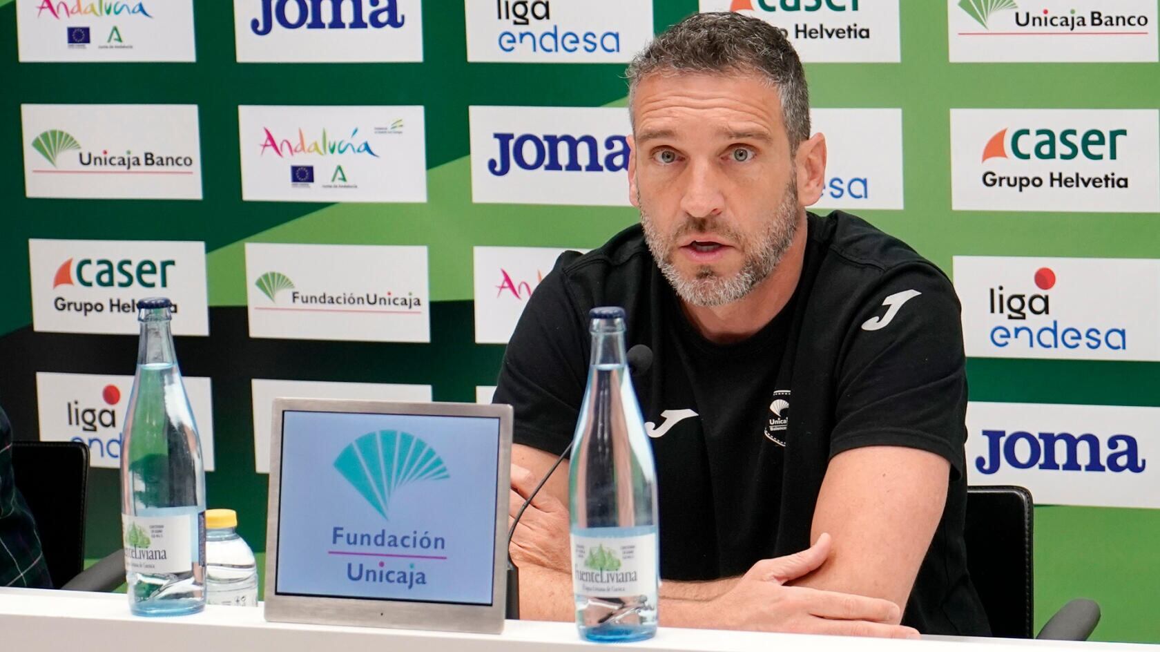 Ibon Navarro, en la sala de prensa de La Rosaleda