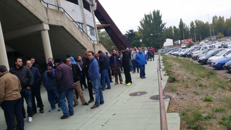 Aspecto del exterior del estadio a primera hora de la mañana