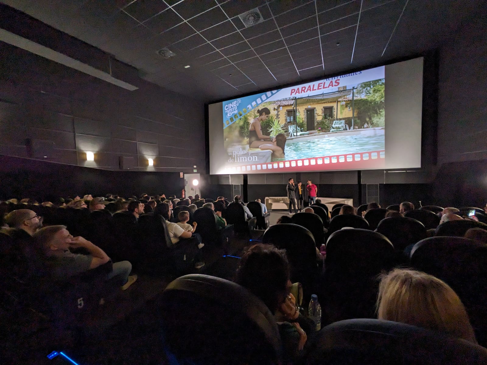 Estreno de &quot;Polo de limón&quot; en Cines Bowling de Linares.