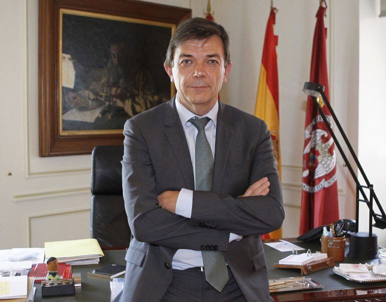  El rector de la Universidad Complutense de Madrid (UCM), Carlos Andradas, en su despacho. 