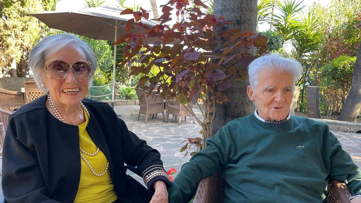 Joaquín y Consuelo celebran sus 'Bodas de Titanio': "Nos queremos aún más que hace 70 años"