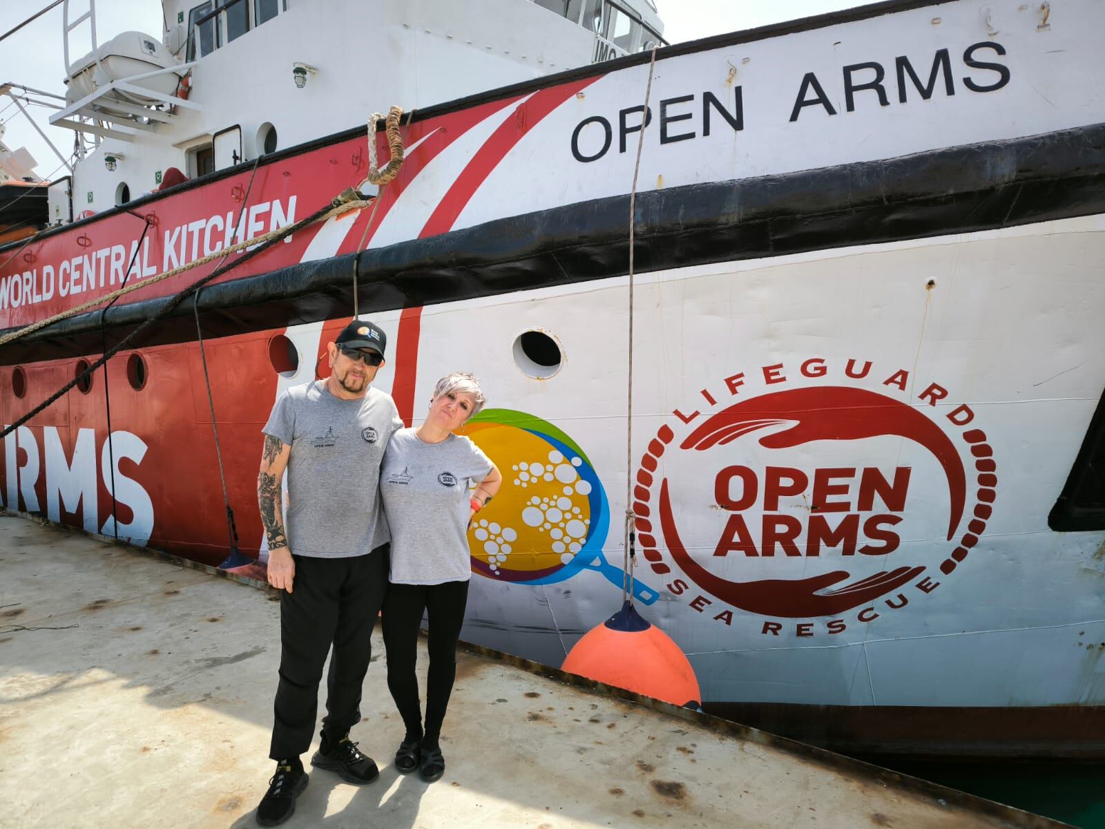 Los cocineros burgaleses Miguel Navarro y Marisol Alonso han colaborado con el Open Arms en el transporte de alimentos a Gaza