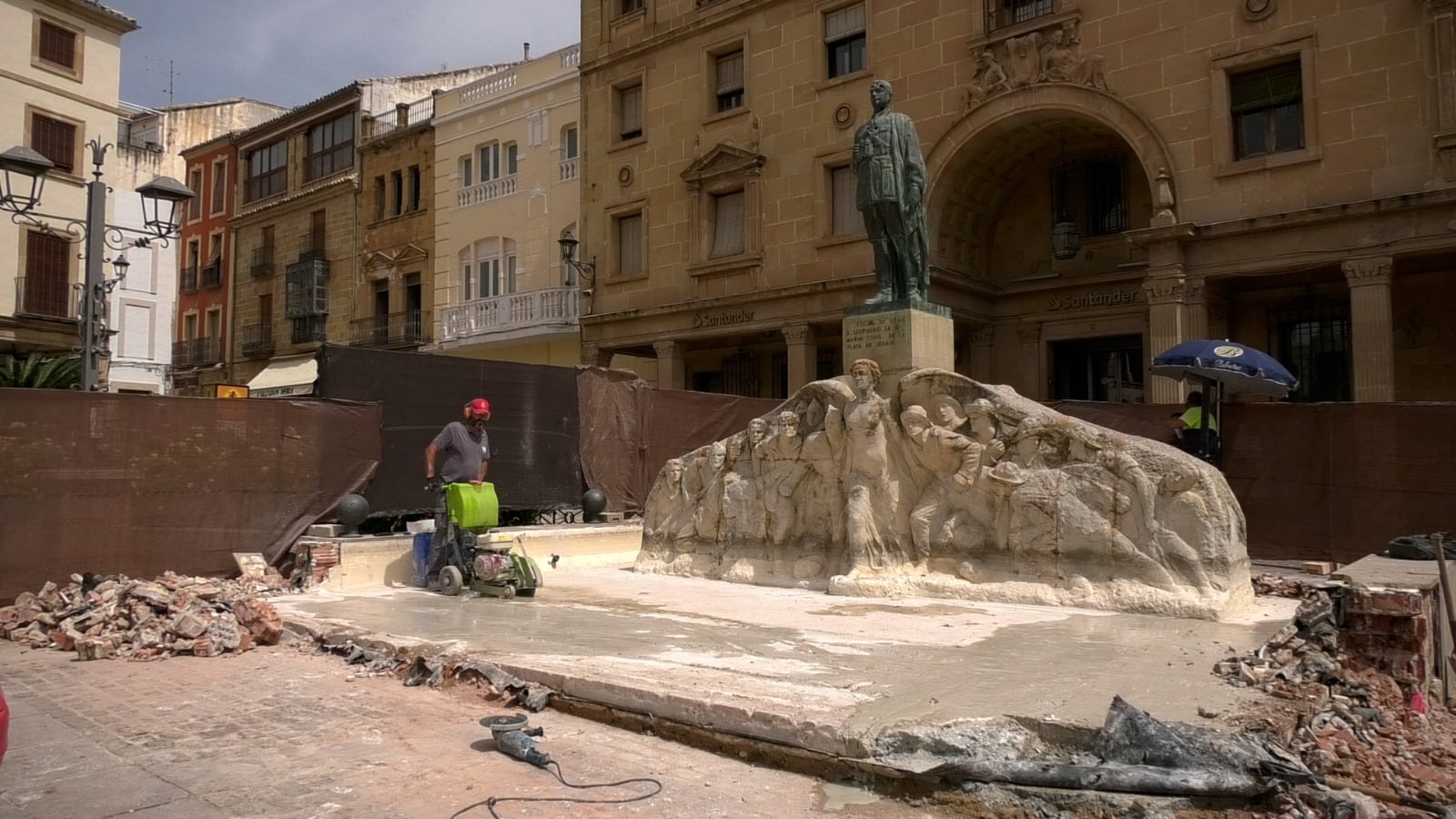 Actuación de urgencia en la fuente del General Saro