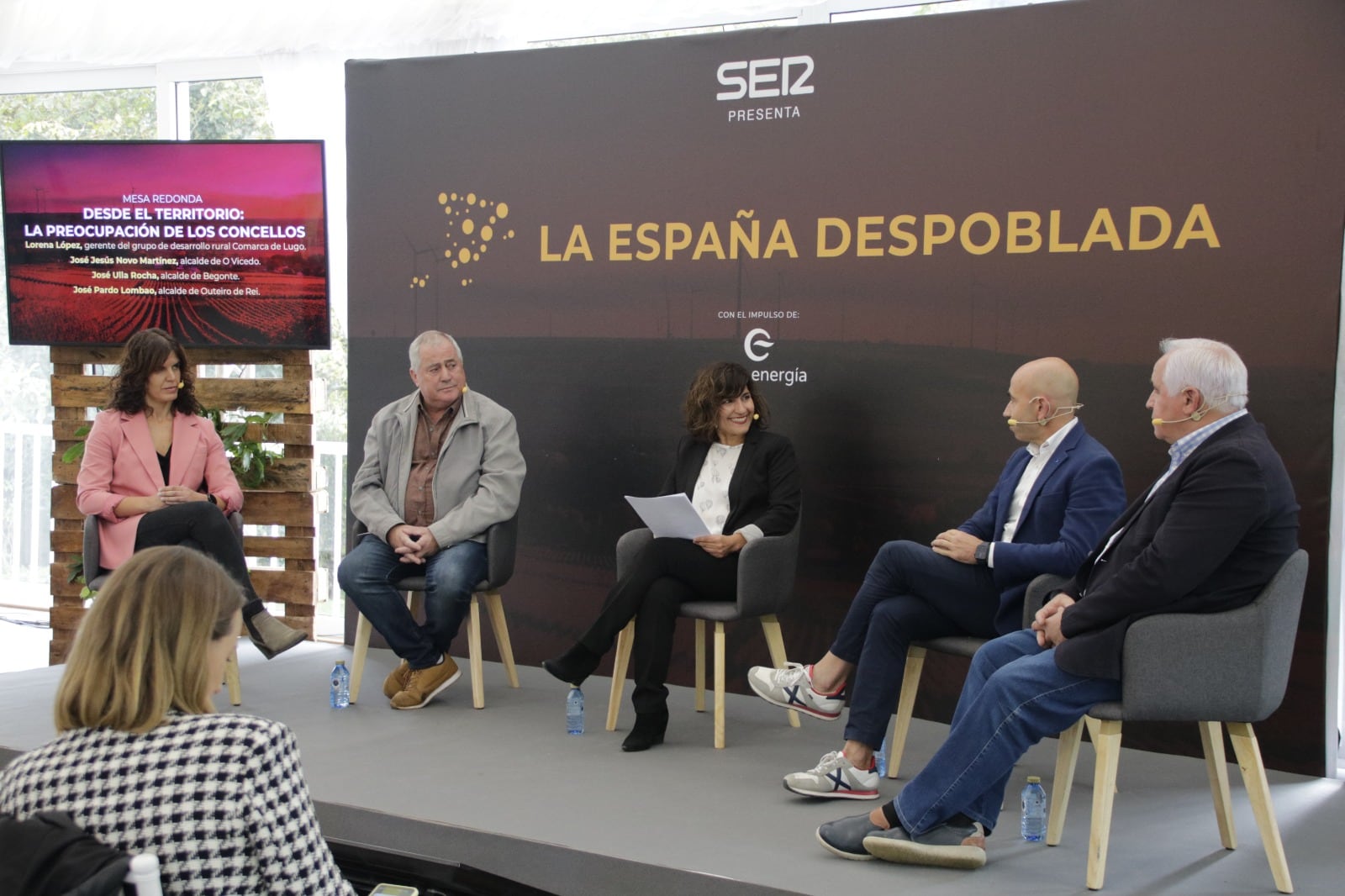 De izquierda a derecha, Lorena López, Jesús Novo, Lourdes Lancho, José Ulla y José Pardo, en el foro &#039;La España Despoblada&#039;, desde Mondoñedo.