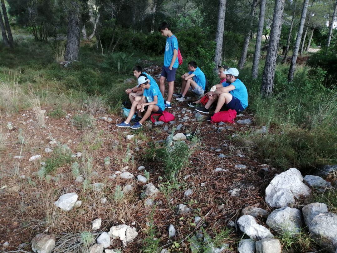 Participantes del voluntariado medio ambiental en Ròtova