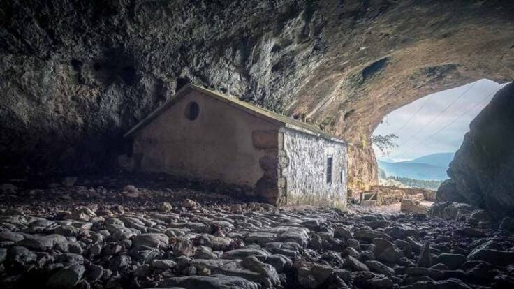 El Túnel de San Adrián: un viaje al pasado por el camino de reyes, peregrinos y senderistas