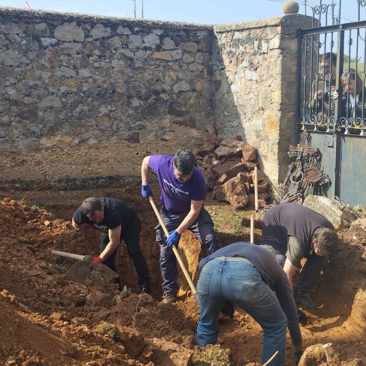 La Policía Judicial tutelará las labores de exhumación en el cementerio de Las Casas