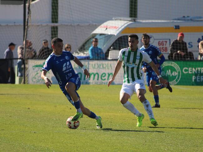 Imagen del partido entre el Torremolinos y el Xerez DFC