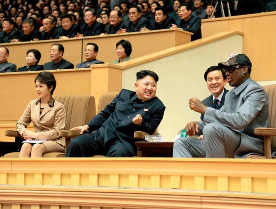 Kim Jong Un y Dennis Rodman ven juntos un partido de baloncesto