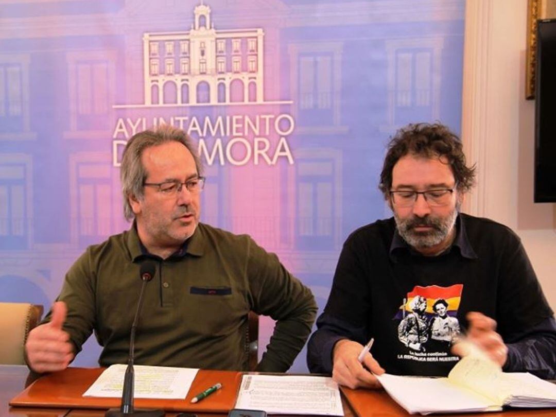Francisco Guarido y Miguel Ángel Viñas en la rueda de prensa posterior a la Junta de Gobierno Local