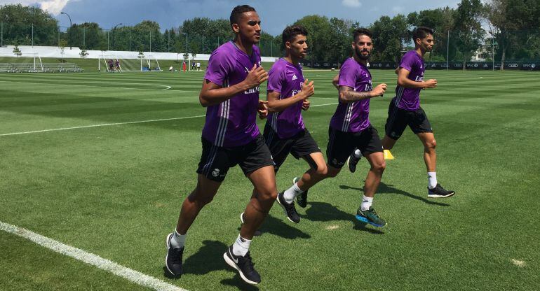 Isco, junto con sus compañeros, durante una sesión de entrenamiento en Canadá