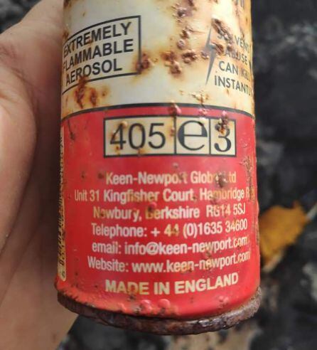 El bote puede llevar décadas sin degradarse en el mar hasta llegar a la playa donde puede pasar cientos de años más