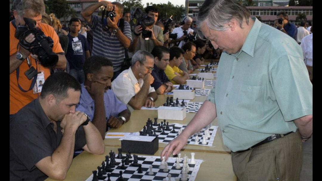 Karpov jugará en León en el mes de enero 