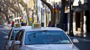 La Federación del Taxi de València prevé que el tráfico privado aumente en la ciudad estas Navidades