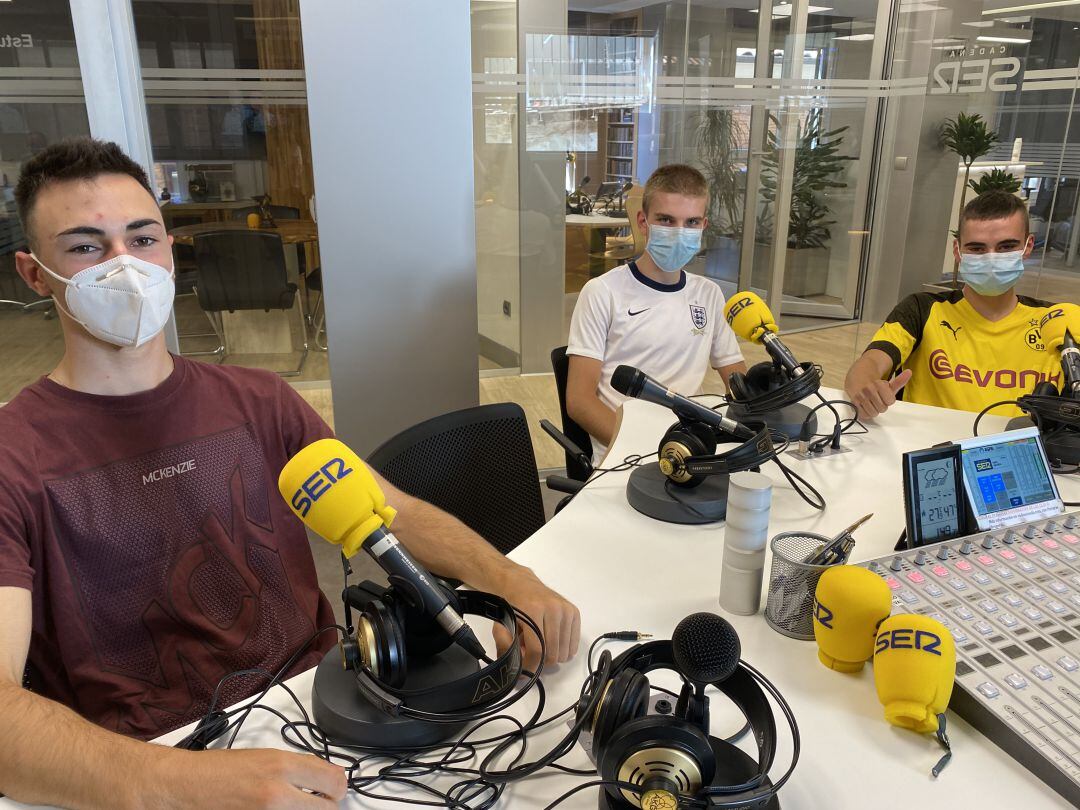 De izquierda a derecha, Iván Velasco 'Uve', Álvaro López 'Posa' y Eloy Gayo 'Zare'.