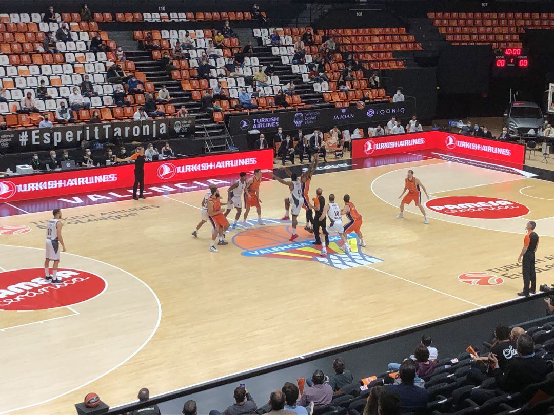 La Fonteta con público en el Valencia Basket-Milán.