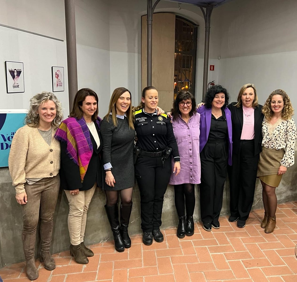 Fotografia de família amb algunes de les participants a l&#039;acte