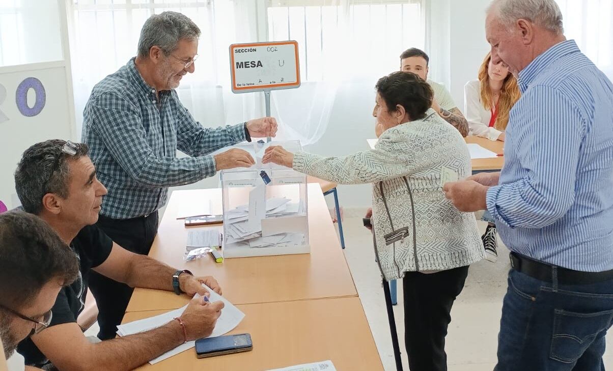 María Zalea durante su votación