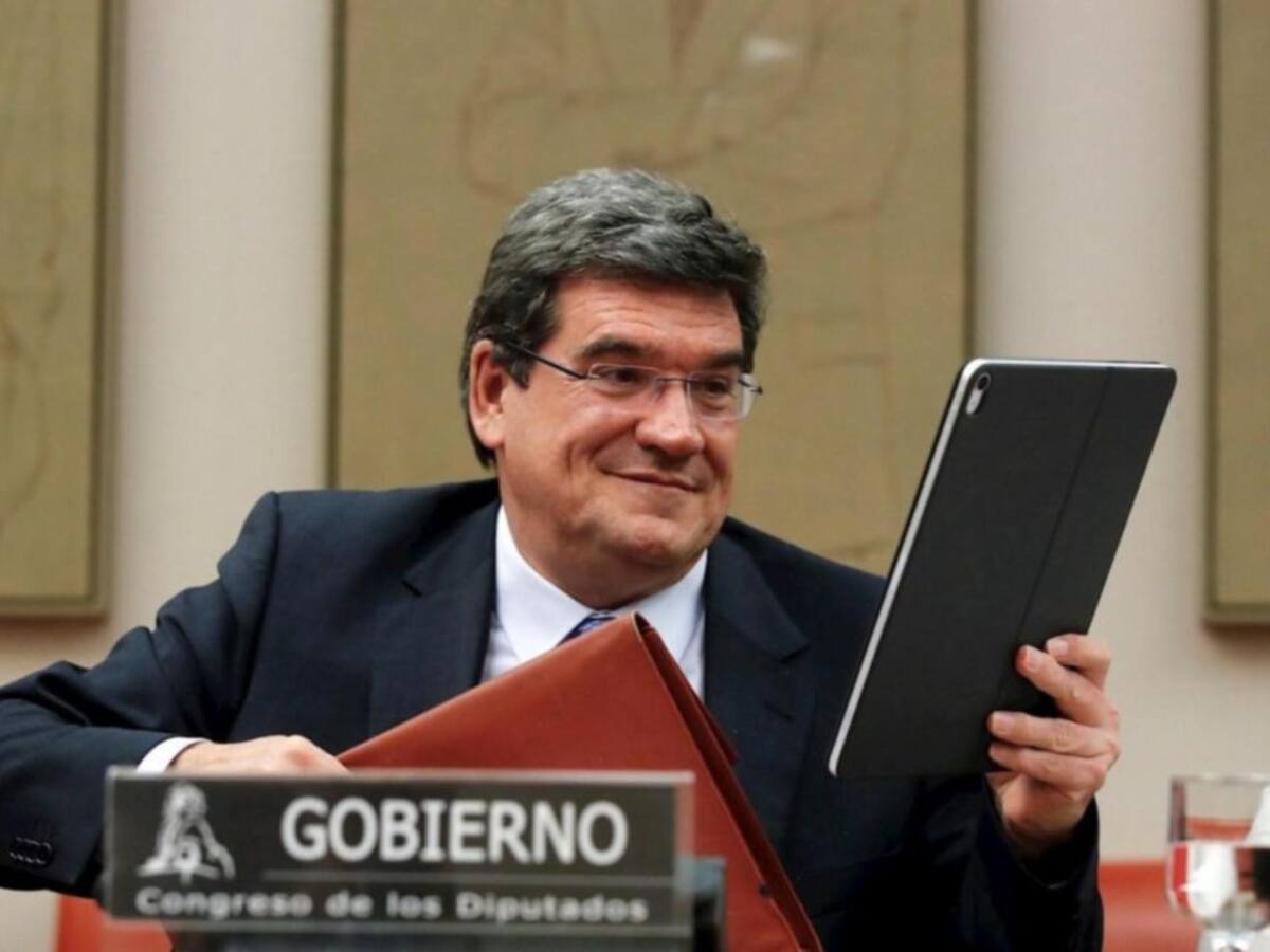 José Luis Escrivá: "No queremos convertir a las Islas en una enorme red de acogida"