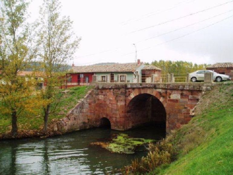 Puente del Canal en la localidad de Alar del Rey